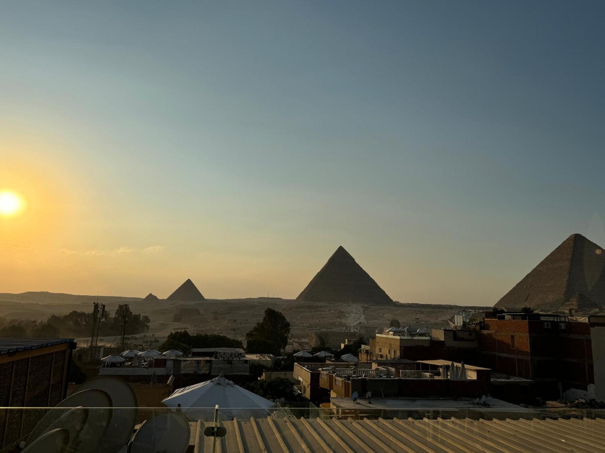 Pyramids And Sphinx Hotel Kafrat al Jabal Exterior photo